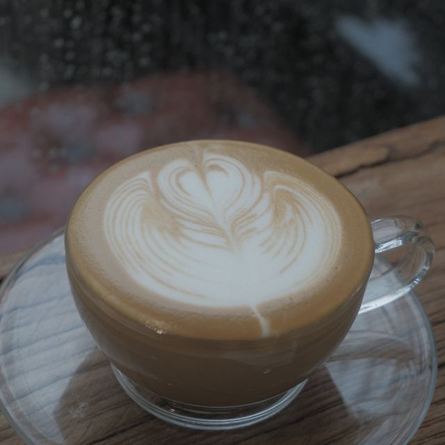 田園Cafe+貓店長，推介超軟霖豬肋排 