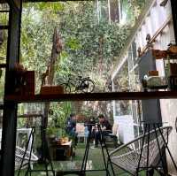 Retro cafe 