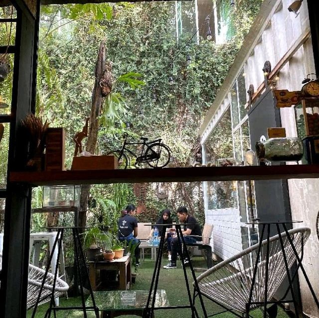 Retro cafe 