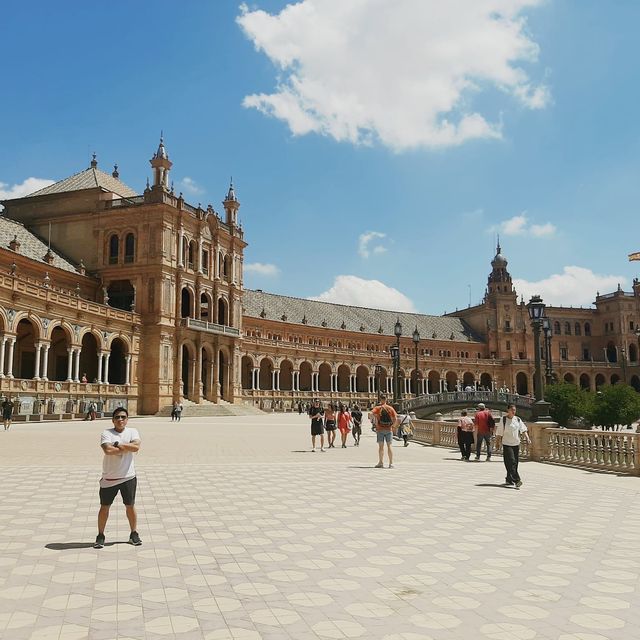 Collecting Memories in the City of Seville