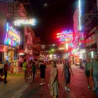Walking Street พัทยา ค่ำคืนที่ไม่เคยหลับไหล