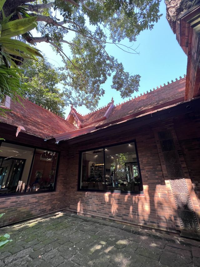 ร้านลับ‼️เมืองลำพูน เหมือนหลุดไปอยู่เมืองเก่า