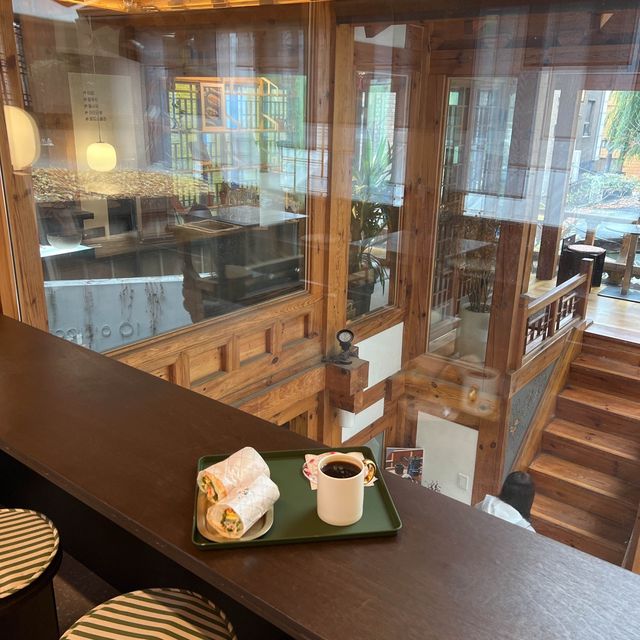 韓国/ソウル【仁寺洞】韓屋で楽しむベトナム料理バインミー🥪💕