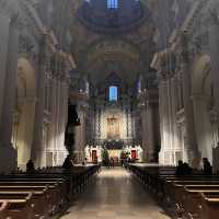 Pray at Theatine