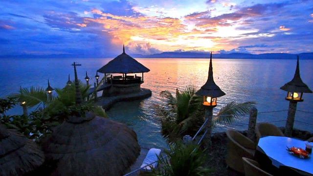 Staying in huts in Moalboal