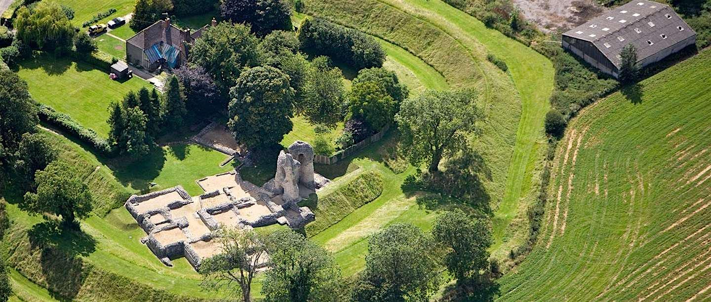 Ludgershall Castle and Cross walking tour, a step through time | Ludgershall Castle