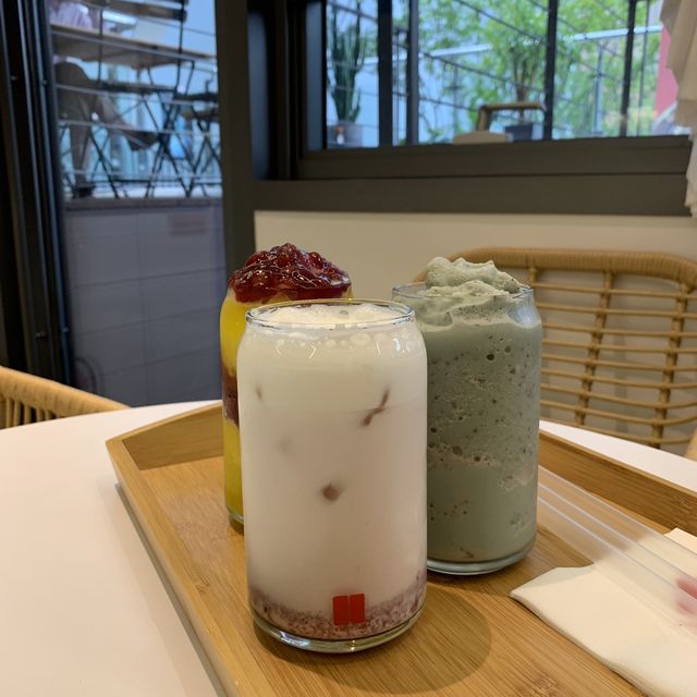 [🇰🇷, 창원] 빨간 대문이 매력적인 창원 레드문 커피 ❤️🚪