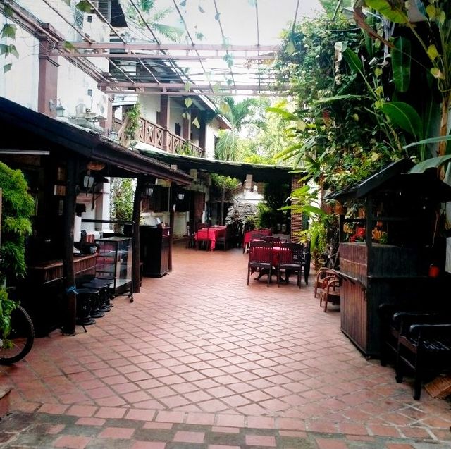 ร้านสวนอาหารพูสี หลวงพระบาง