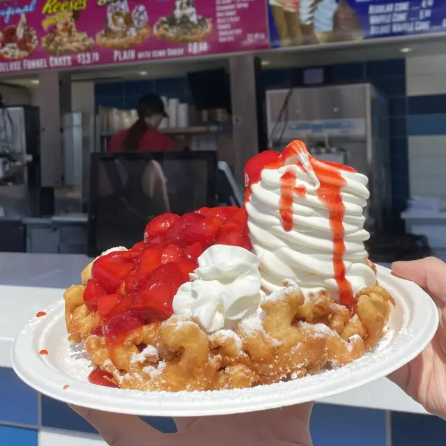 Filling your stomach at Clifton Hill 