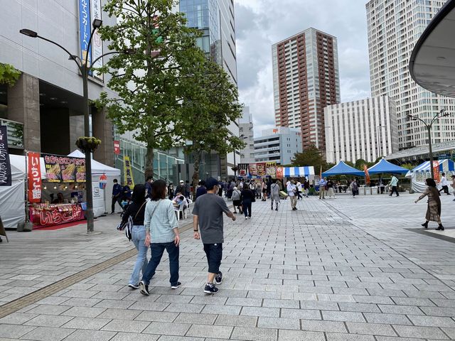浜松駅前。『第14回やらまいかミュージックフェスティバル』で賑わう街