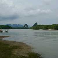 เขาขนาบน้ำ