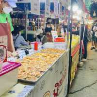 수요일엔 큰 야시장으로 변신 “Kad Farang Village”