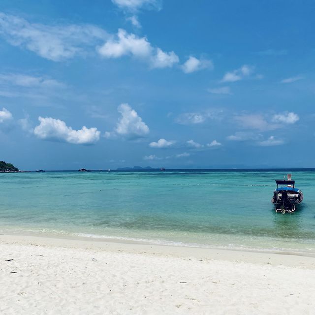 หาดสวย น้ำใส @เกาะหลีเป๊ะ