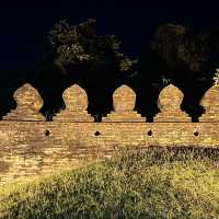 กำแพงเมืองเก่า