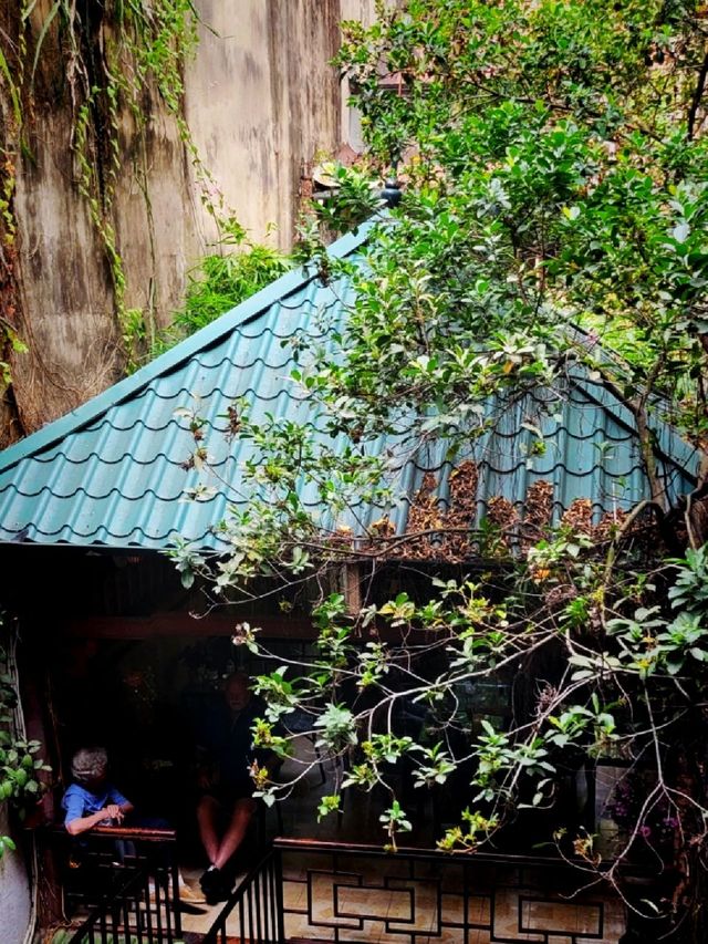 Must try egg coffee in Hanoi - Old Town Cafe