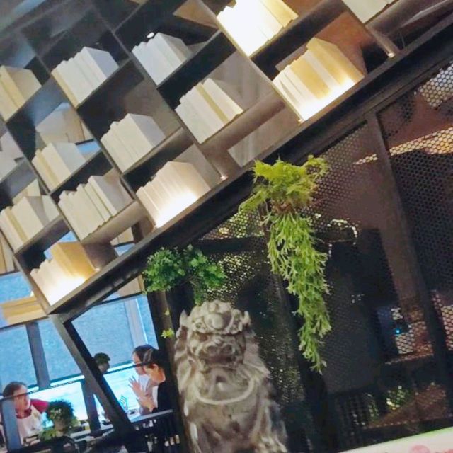 環境非常高雅，設計前衛 湊湊火鍋.茶憩 !