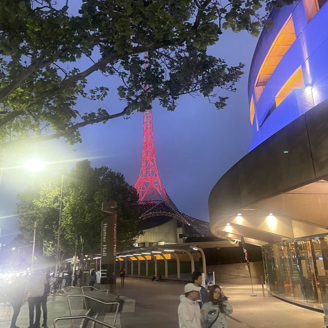 Melbourne at night 