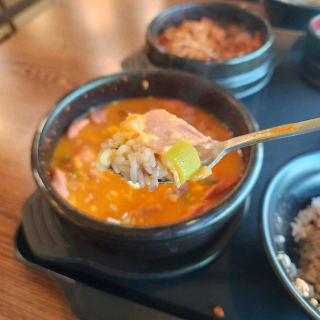 Easy and fast lunch menu advising in Suwon