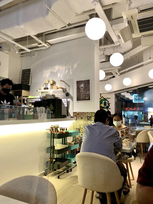 《Puzzle Dining & Cafe》 Brownie 我覺得佢真係做得好出色！