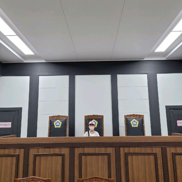 저는 아무 잘못도 하지 않았 [교도소세트장]