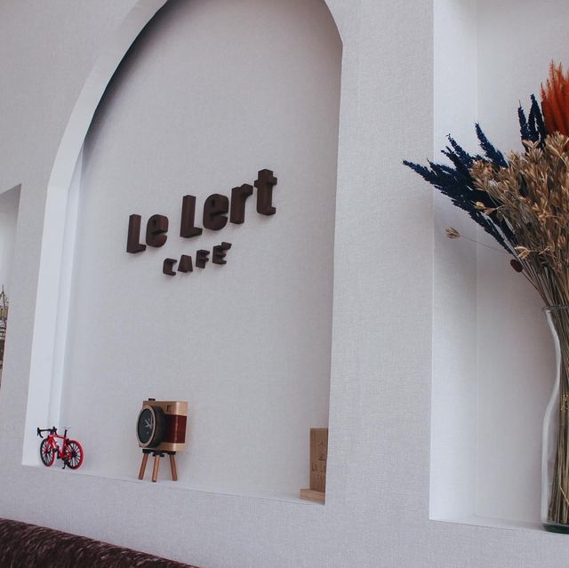 "เลอเลิศ คาเฟ่" Le Lert Cafe'  