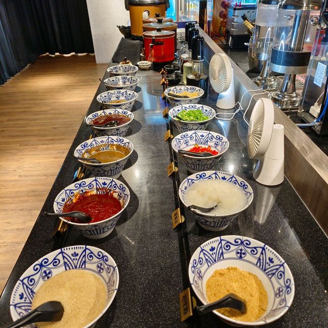 【台北吃到飽】狂野麻神麻辣火鍋，有現煎牛排的麻辣鍋吃到飽耶！