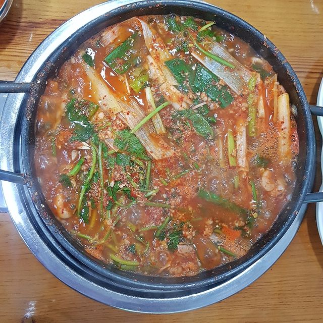파주 민물 매운탕 맛집. 원조두지리매운탕
