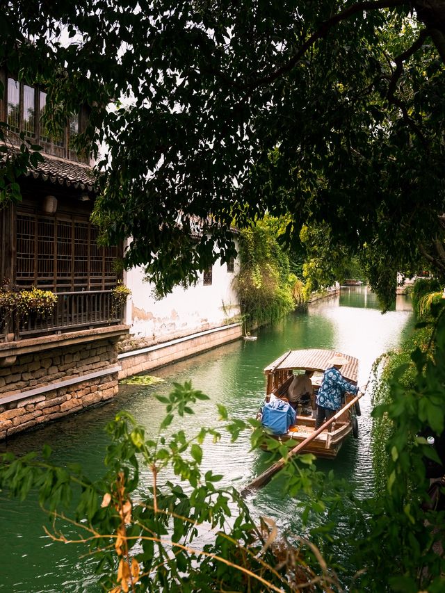 A slice of the Venice of the East 🛶🌿✨