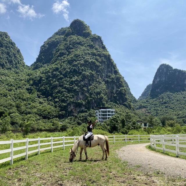 THINGS TO DO IN YANGSHUO ( HORSE RIDING)