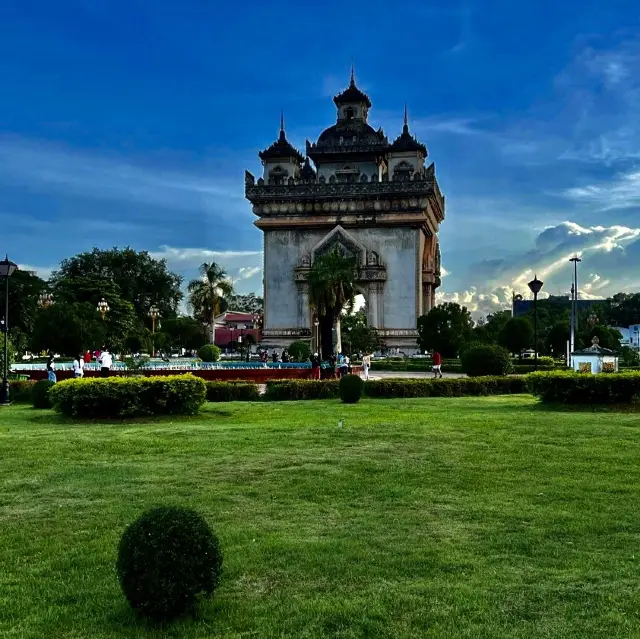 Patuxai Victory Gate 