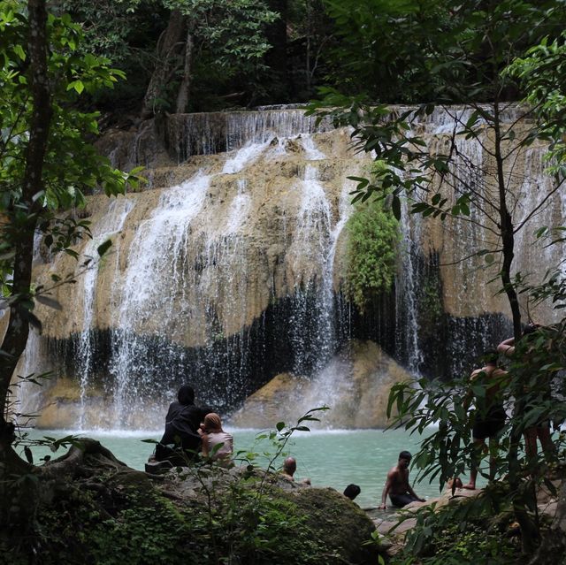 น้ำตกเอราวัณ  Erawan National Park .. 🌳💦