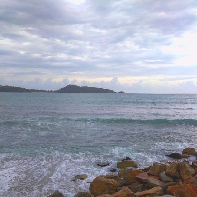 หาดกะหลิม​ ภูเก็ต