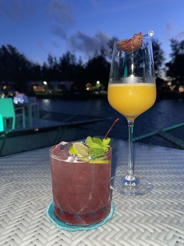 Floating restaurant in the lagoon 