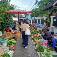 หาของกินตลาดเช้าหลวงพระบาง