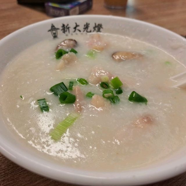 發揮穩定雞粥腸粉店🍜🍚🥤