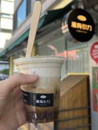 아몬드 아인슈페너가 너무 맛있는 합정 카페 만유인력