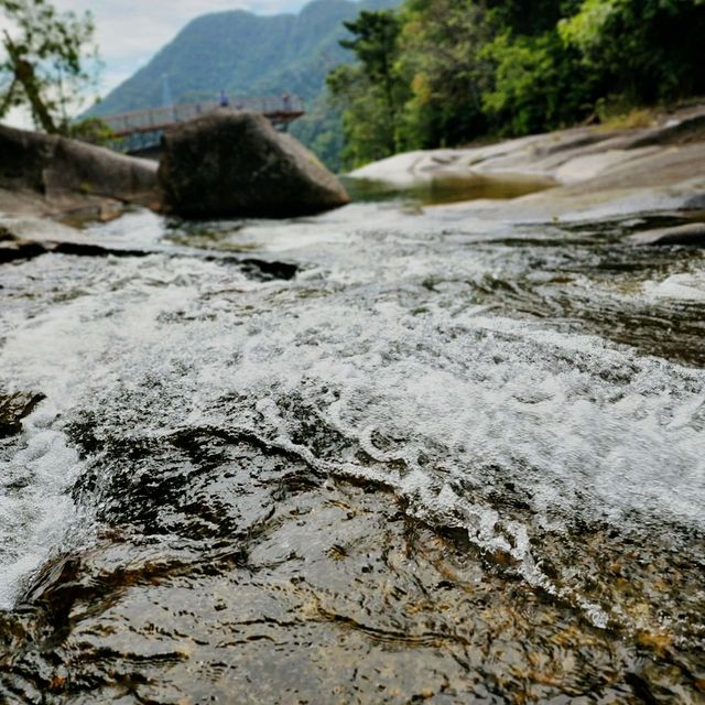 Seven Wells/Telaga Tujuh(Té-la-gae tue-jouh)