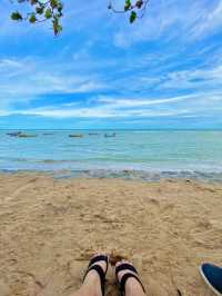นั่งชิวริมหาดพลา 🌊