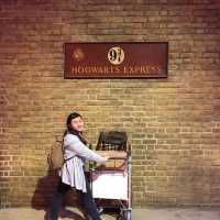 Hogwarts Express (Platform 9 3/4)