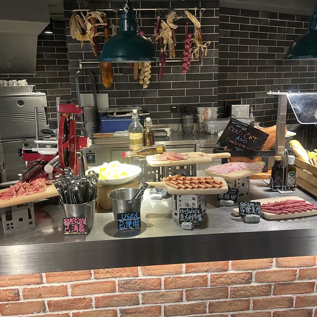柏靈自助餐