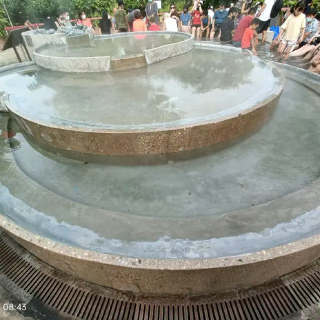 Outdoor Public Hot Spring in Singapore 