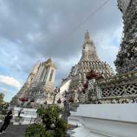 ทำบุญ ชื่นชมสถาปัตยกรรม