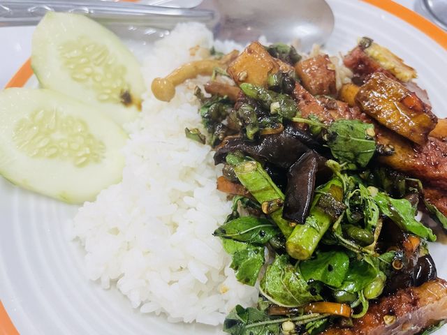 ร้านตามสั่งรสชาติประทับใจในตะกั่วป่า