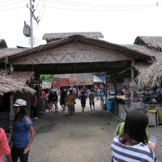 Thai Snacks Along the Khlong Hae Street