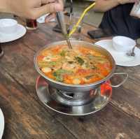 ทานข้าวร้านอาหารสุดชิลล์ ริมน้ำตก ที่สระบุรี 