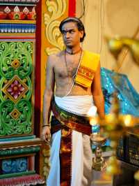 Mariamman Hindu Temple, the oldest Hindu temple in Singapore.