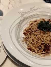 Another hound cafe ร้านอาหารที่มีดีมากกว่ารสชาติ