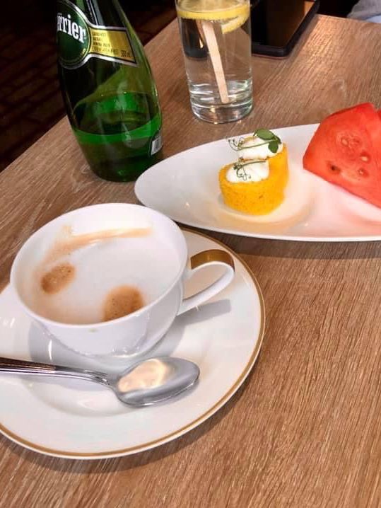 Lounge tea time + evening cocktail 