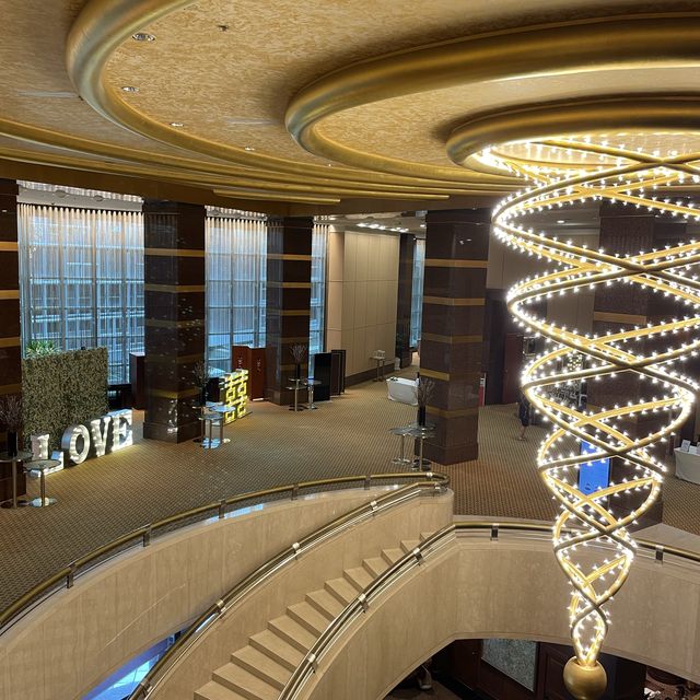 Conrad Singapore has a beautiful lobby 