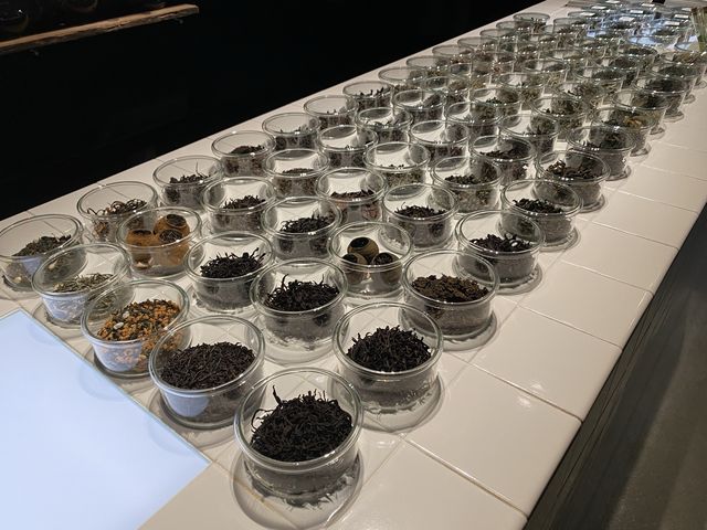 京都でたくさんの色のお茶を楽しむ『7T+ 』